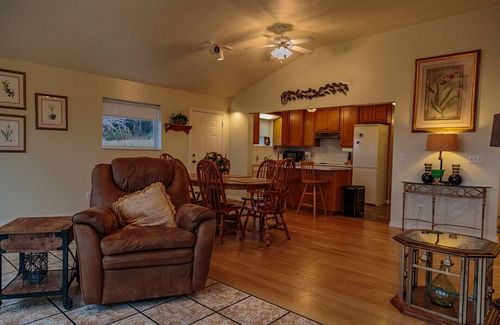 Harrison House | Great Location! Seclusion! Breathtaking Views! - Kids Under 6 Free Stay Free!