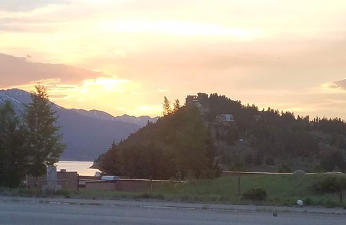 Summit Cove House | GREAT LOCATION! Ski Breck & Keystone home to lift!