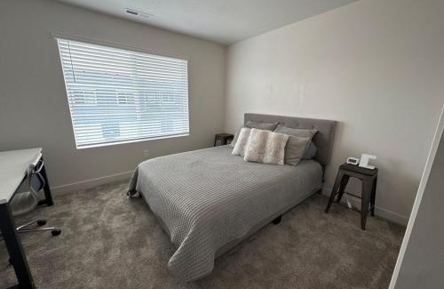 South Jordan Apartment | Great Location Sleeps 8 with 5 Beds and 3 Baths