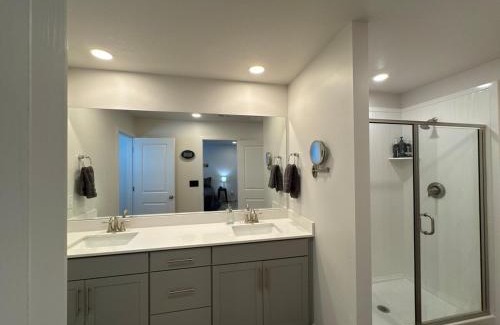 South Jordan Apartment | Great Location Sleeps 8 with 5 Beds and 3 Baths