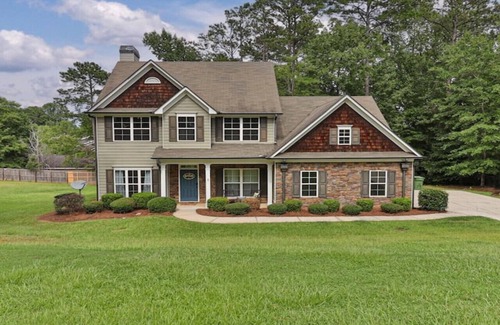Fortson House | Great location! Spacious 4BR home in N. Columbus