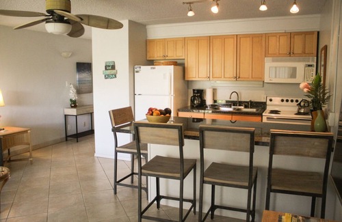 Kihei Condo | Great Location! Steps Away From The Beach. Easy Walk To Shops And Restaraunts