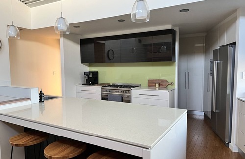 Port Noarlunga House | Great Location views to Noarlunga Jetty and Beach