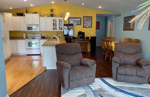 Arnolds Park House | Great Location! - Vacation Cabin with easy access to Arnolds Park!