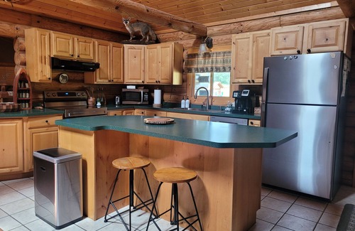 Lyndon Station House | Great Log Home with Plenty of Room to Relax, Sleeps 13, Close to Dells.