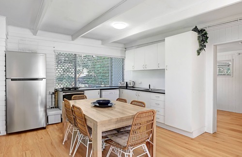 Point Lookout House | Great low-set beach house!