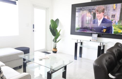 Allapattah House | GREAT Luxe House NEAR Downtown & Marina in Miami