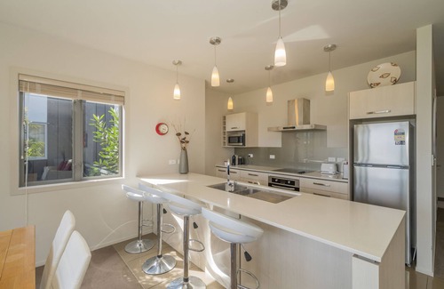 Matarangi Villa | Great Matarangi Location Lakeside Gem overlooking the golf course!