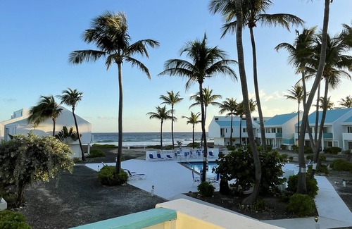 La Grande Princesse Condo | GREAT Mid Island Location, North Shore, Beachfront, close to EVERYTHING !