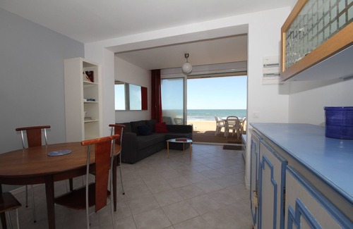 Palavas-les-Flots Apartment | great modern apartment directly on PALAVAS beach, 2 bedrooms, wifi