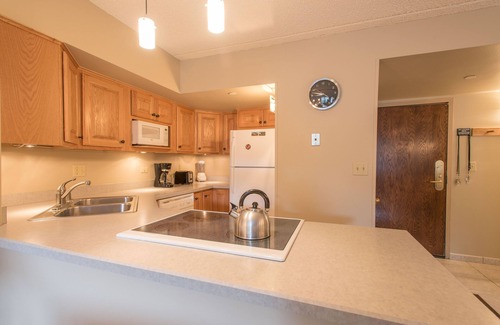 Copper Mountain Village Condo | Great mountain views steps from the lifts, 2 master bedrooms