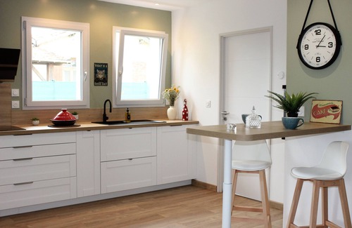 Le Porge Villa | GREAT MULLEIN. Close to the ocean, pets welcome!