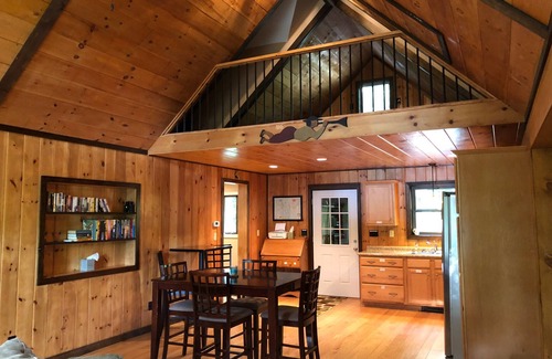 Moultonborough House | Great multi-generational! Family/Pet-2 Kings,Lg Loft, Pool Tbl/P pong/Air Hockey