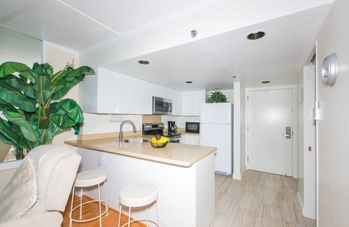 Waikiki Condo | Great Ocean View One-Bedroom Overlooking The Yacht Harbor At The Ilikai Hotel!