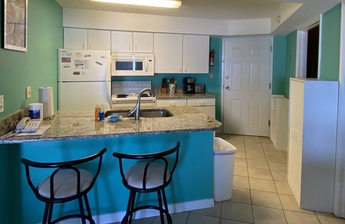 Orange Beach Condo | Great ocean view with lots of updates. Contact us for discount.