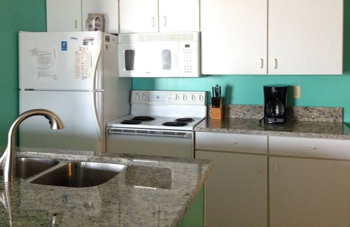 Orange Beach Condo | Great ocean view with lots of updates. Contact us for discount.