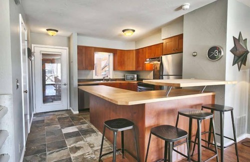 Downtown Park City House | GREAT OLD TOWN LOCATION- SKI TO TOWN LIFT & STEPS TO MAIN ST!
