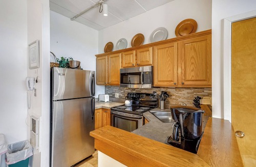 Killington Condo | Great open floor plan at the base of Killington. Wonderful outdoor pool and hot tub. Close to golf and hiking.