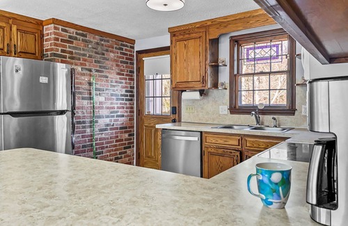 Osterville House | Great Outdoor Space Central AC WIFI Family Friendly