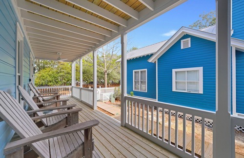 Seaside Cottage | Great Outdoor Spaces And Short Walk To Seaside, FL Beach + 2 Adult Bikes!