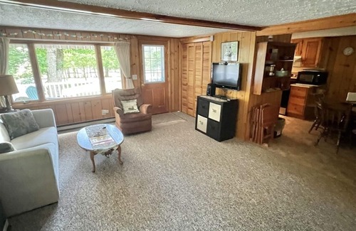 South Casco House | Great Place for a Family Retreat! Sleeps 10