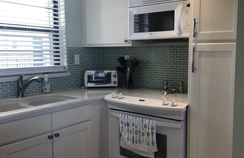 Central Beach Condo | GREAT PLACE FOR OCEAN FUN!