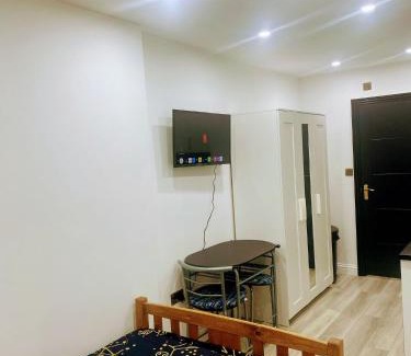 Hillingdon Apartment | Great Place in Northwood