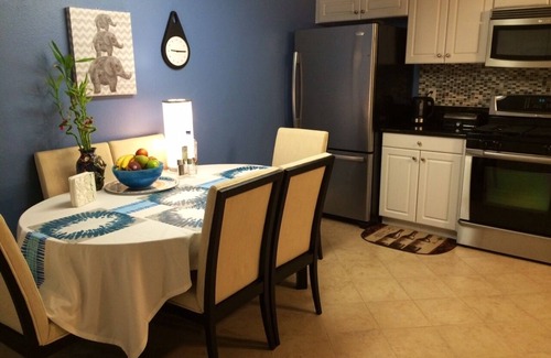 Sherman Oaks Apartment | Great Placel! Modern Two Bedroom! CLOSE TO THE BEST LA AND DISNEY LAND CAN OFFER