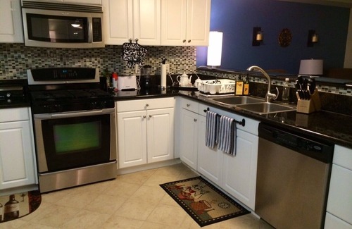 Sherman Oaks Apartment | Great Placel! Modern Two Bedroom! CLOSE TO THE BEST LA AND DISNEY LAND CAN OFFER
