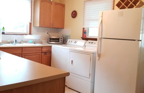 Issue House | Great Rates, Cozy Cottage just minutes from the Beach ~ Enjoy the Porches !