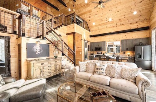 Pigeon Forge Cabin | Great rates! Dollywood 1.3 miles. Location! River front with fire-pit!