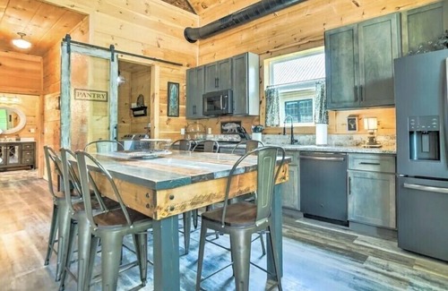 Pigeon Forge Cabin | Great rates! Dollywood 1.3 miles. Location! River front with fire-pit!