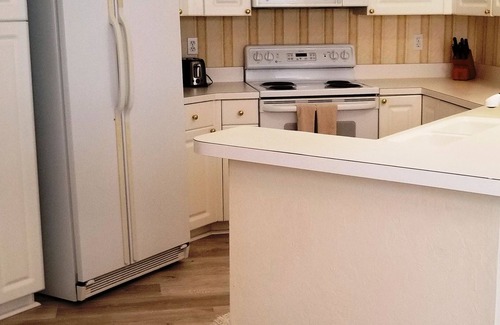 Vanderbilt Beach Condo | Great rates for summer/fall! Regatta Paradise-2 blocks to beach, sunset views!