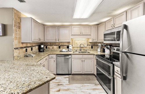 Orange Beach East Condo | GREAT RATES! PREMIUM 2BR/2BA sleeps 8*12th FLR Amazing breath taking views