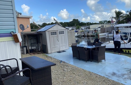 Sexton Cove Estates House | Great Rates! Remodeled Cozy Waterfront Mobile Home In Key Largo
