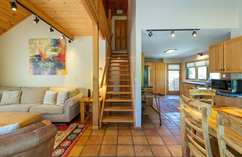 Crested Butte House | GREAT RATES! WONDERFUL Location! INDOOR HOT TUB! Hike/bike trails steps away!