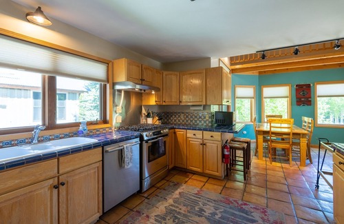 Crested Butte House | GREAT RATES! WONDERFUL Location! INDOOR HOT TUB! Hike/bike trails steps away!