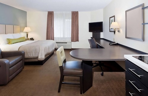 Somerset Hotel | Great Relaxing Overnight Stay! Spacious unit. Minutes away to Billy Bob's Texas