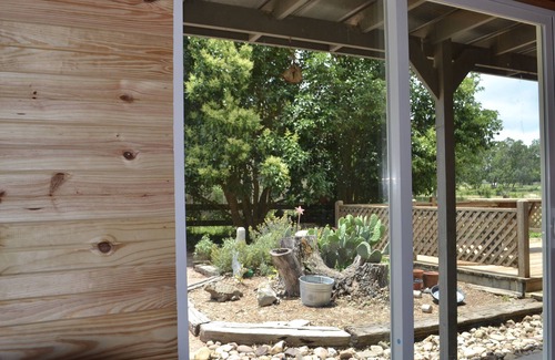 Fredericksburg House | Great reviews,secluded,jacuzzi tub,full kitchen,deck area,pet friendly,WiFi