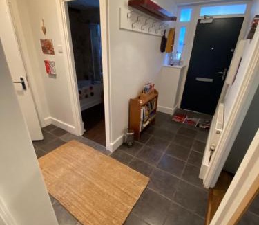 Chaucer Apartment | Great rooms in an uber cool flat! London Bridge