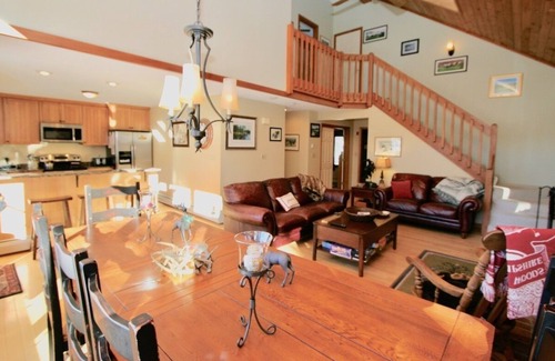 Bretton Woods House | Great Ski Area Views, Child ready Town House. New for 2024 Air conditioning