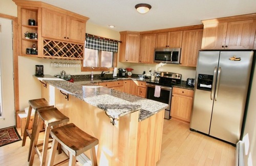 Bretton Woods House | Great Ski Area Views, Child ready Town House. New for 2024 Air conditioning