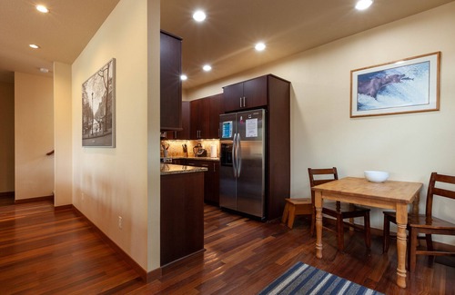 Hood River House | Great spot for a group gathering, 4 bed/3 bath, sleeps 8, hot tub