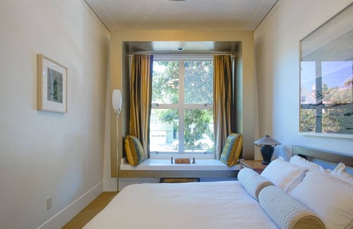 Mission District House | Great tasteful flat in vibrant neighborhood