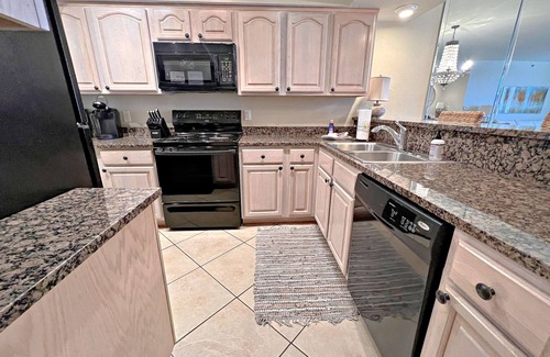 Orange Beach East Condo | Great time for a Getaway! Time to kick back and put your toes in the sand. 🏖️