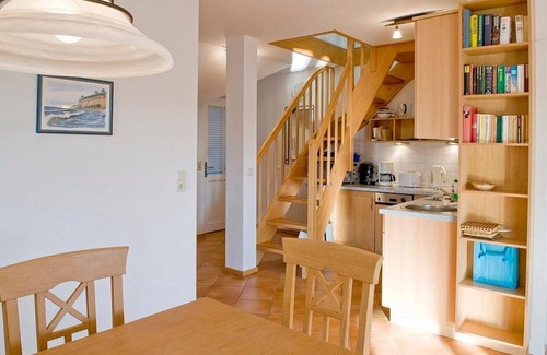 Kuehlungsborn Apartment | Great top floor apartment with loggia and wood-burning stove - only 40 m to the beach!