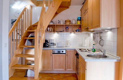 Kuehlungsborn Apartment | Great top floor apartment with loggia and wood-burning stove - only 40 m to the beach!