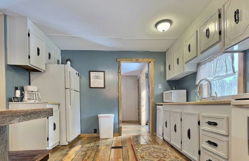 Lead House | Great trail access, plenty of solitude, and a Hot Tub under the stars.