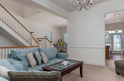 Sawgrass South House | Great Vacation Townhouse w/Plenty of Space & 3 Decks Near Beaches and Shopping!