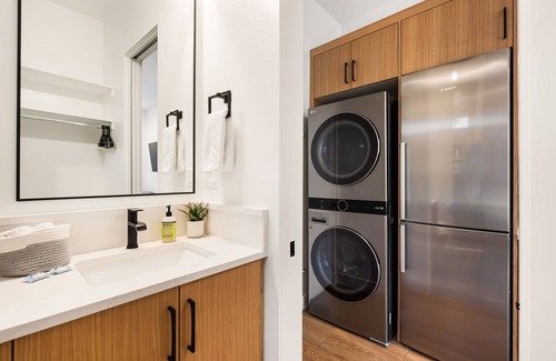 Hurricane House | Great Value! Comfy Classy Casita! Kitchen & W/D